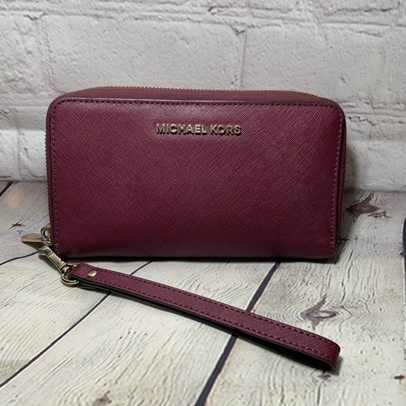 SOLD Michael Kors Burgundy Wristlet - Picture 7 of 7
